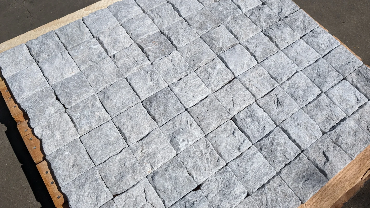TUNDRA_GREY_SPLIT_LIMESTONE_COBBLESTONES_RMS TRADERS_04
