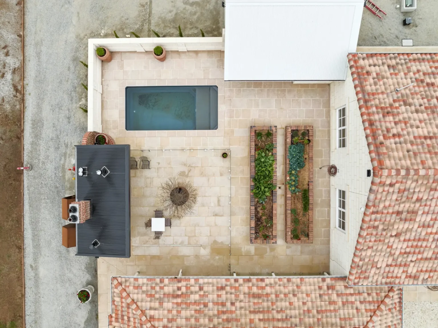 SINAI_PEARL_BRUSHED_TUMBLED_LIMESTONE_RMS_TRADERS (1)