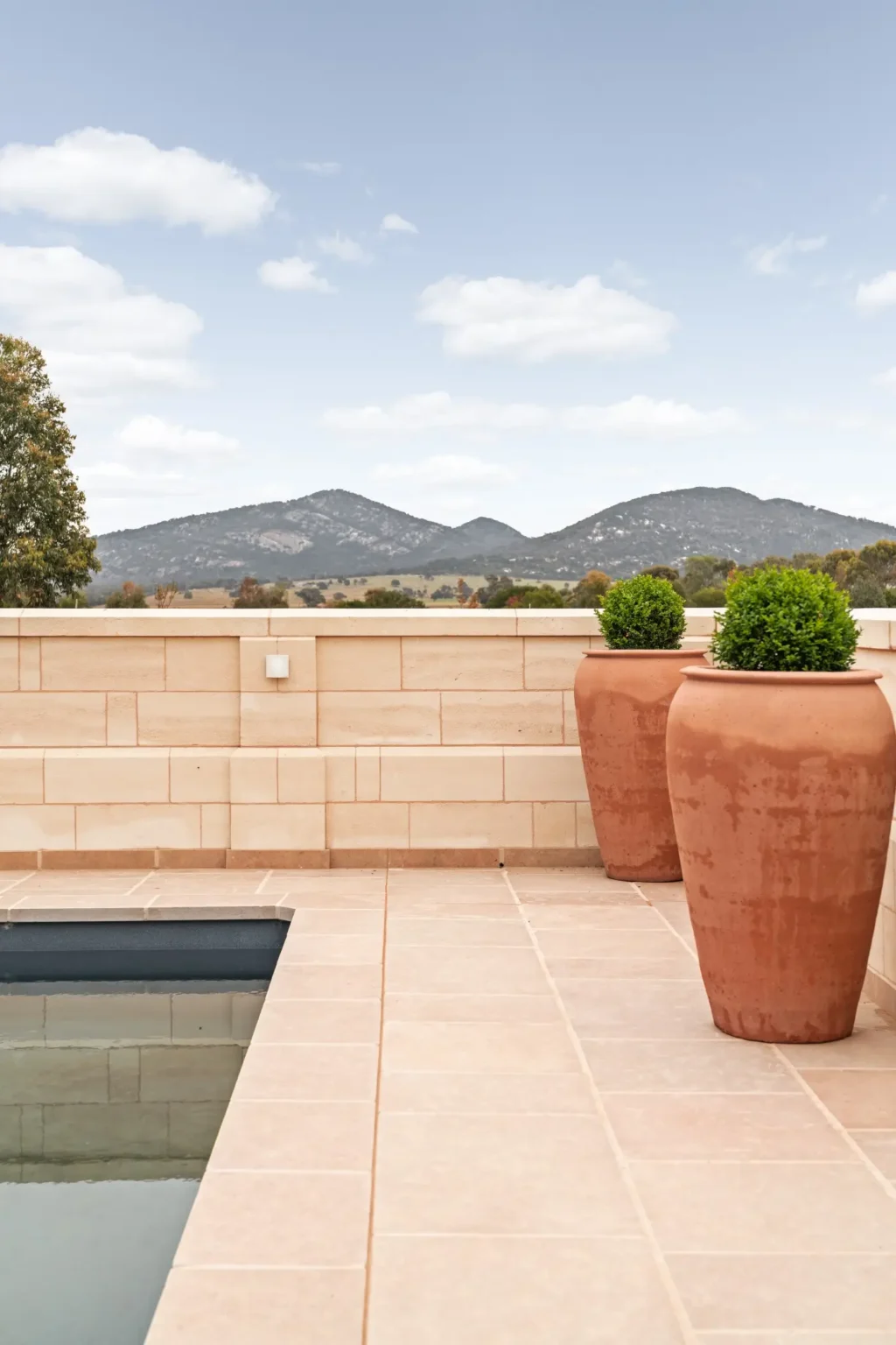 SINAI_PEARL_BRUSHED_TUMBLED_LIMESTONE_RMS_TRADERS (22)