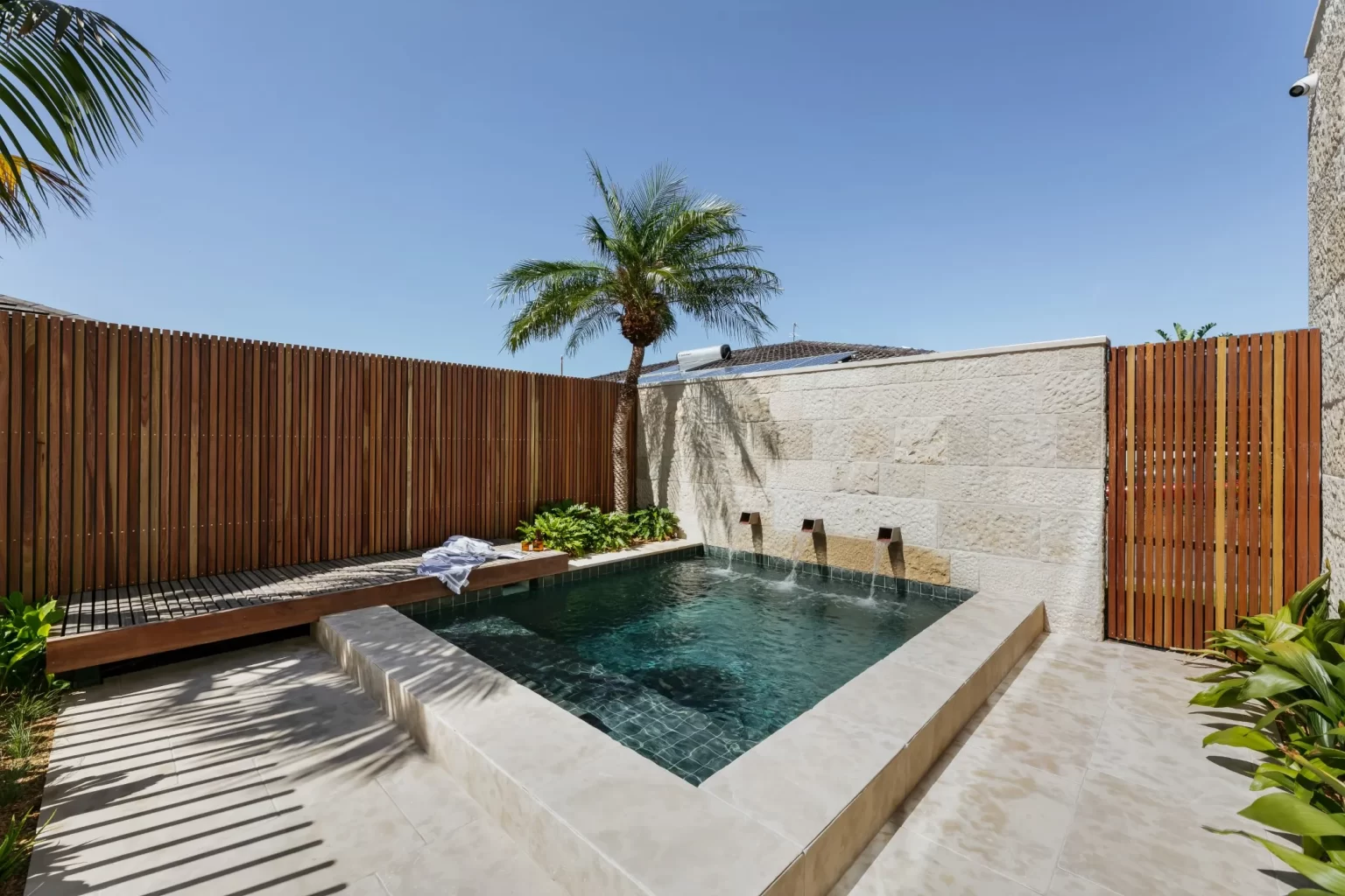 AURORA_BEIGE_HONED_LIMESTONE_RMS_TRADERS_NATURAL_STONE_SUPPLIER_MELBOURNE (1)