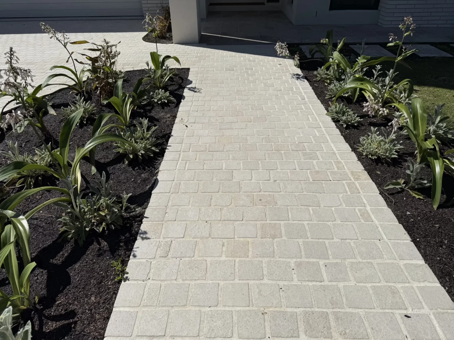 HAVEN_LIMESTONE_COBBLESTONES_RMS_TRADERS_NATURAL_STONE_SUPPLIER_MELBOURNE (47)