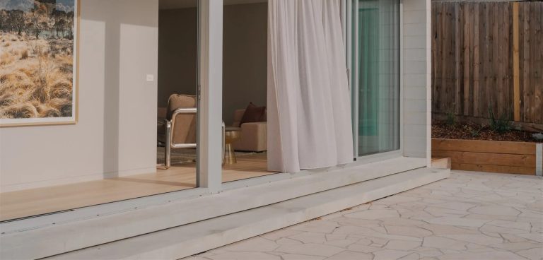 HAVEN_LIMESTONE_CRAZY_PAVING_RMS_TRADERS_NATURAL_STONE_SUPPLIER_MELBOURNE_046x