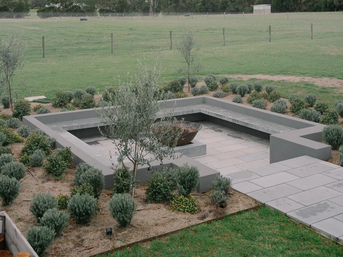 LONDON_GREY_BRUSHED_LIMESTONE_RMS_TRADERS_NATURAL_STONE_SUPPLIER_MELBOURNE_021