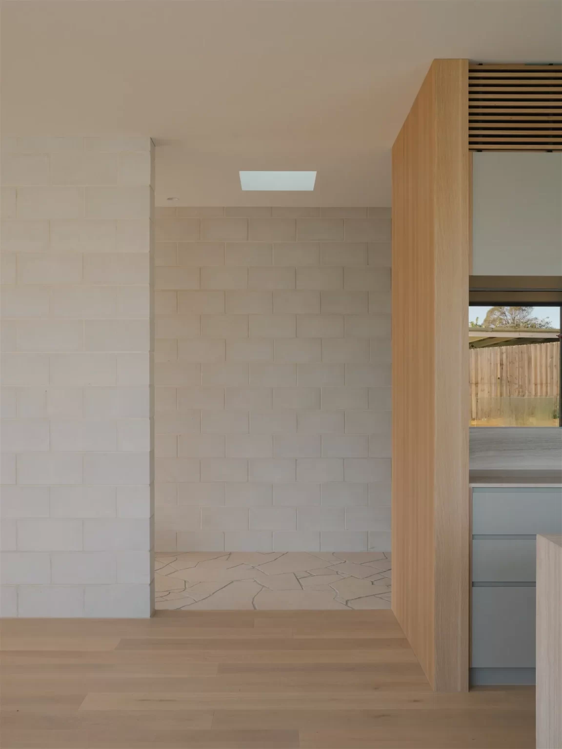 HAVEN_LIMESTONE_CRAZY_PAVING_RMS_TRADERS_NATURAL_STONE_SUPPLIER_MELBOURNE_063