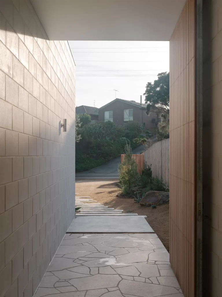 HAVEN LIMESTONE CRAZY PAVING RMS TRADERS NATURAL STONE SUPPLIER MELBOURNE 066 Natural Stone - RMS Traders