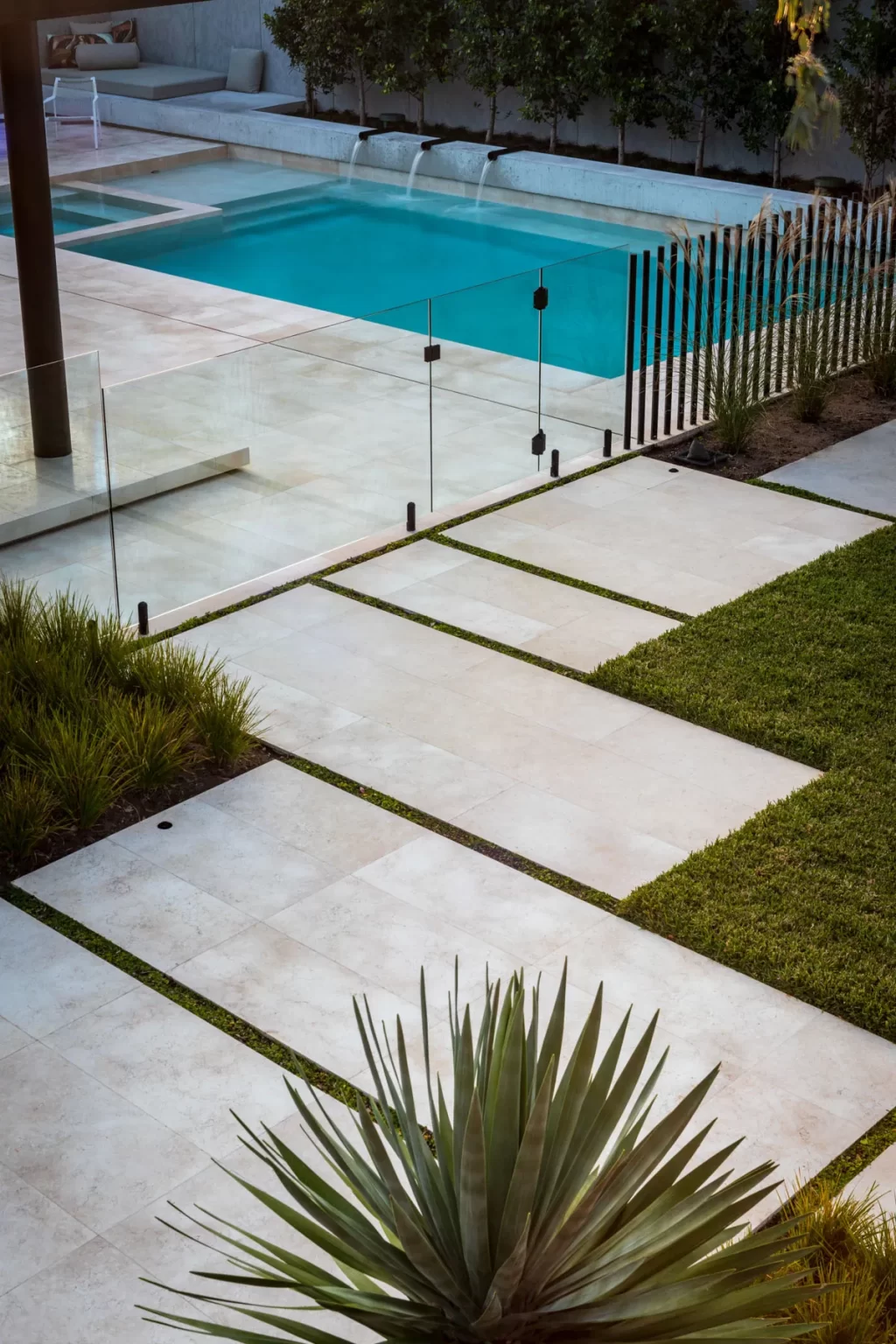 SAVANA_LIGHT_BRUSHED_LIMESTONE_RMS_TRADERS_NATURAL_STONE_SUPPLIER_MELBOURNE_007