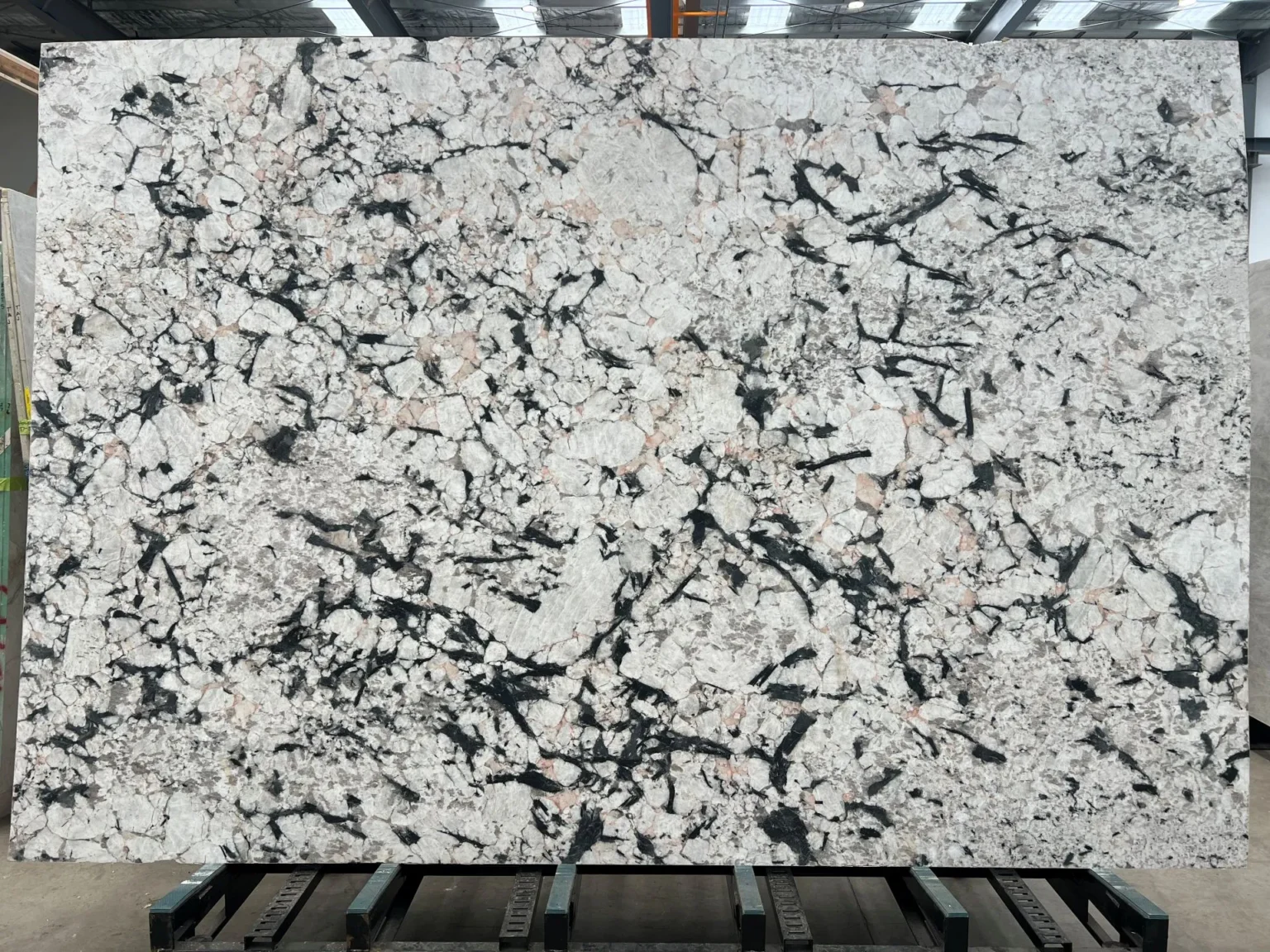 LUMINA_WHITE_GRANITE_SLAB_RMS_TRADERS_NATURAL_STONE_SUPPLIER_MELBOURNE_002