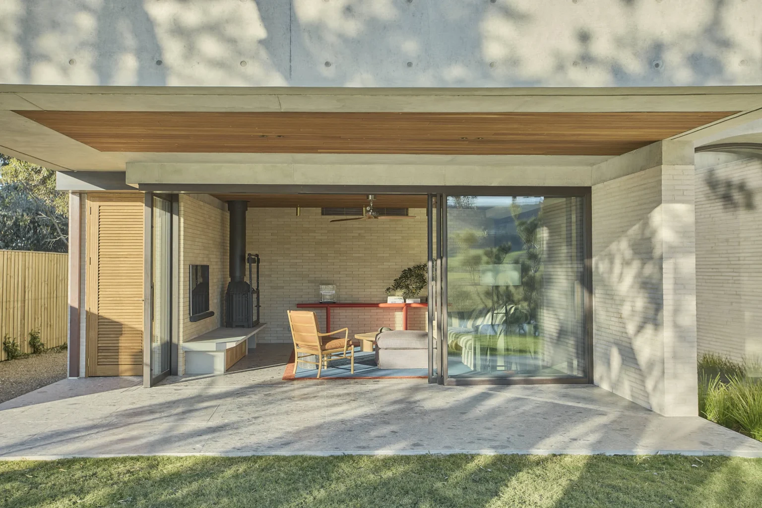 SOUTH_COAST_BEACH_HOUSE_PROJECT_RMS_TRADERS_NATURAL_STONE_SUPPLIER_MELBOURNE_002