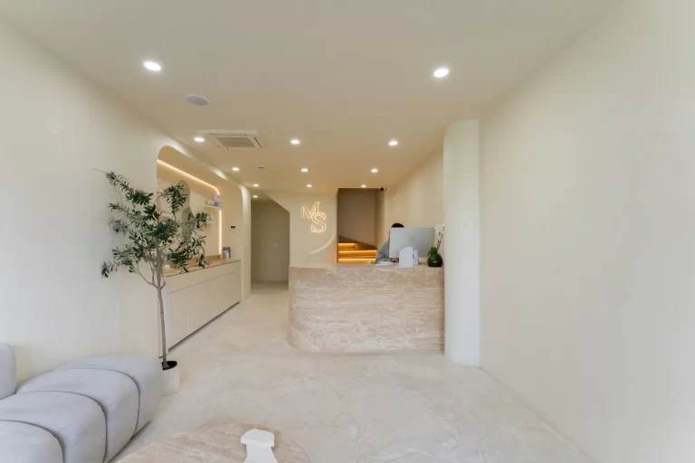 CREMA_NOVELDA_SANDBLASTED_LIMESTONE_CRAZY_PAVING_RMS_TRADERS_NATURAL_STONE_SUPPLIER_MELBOURNE (1)