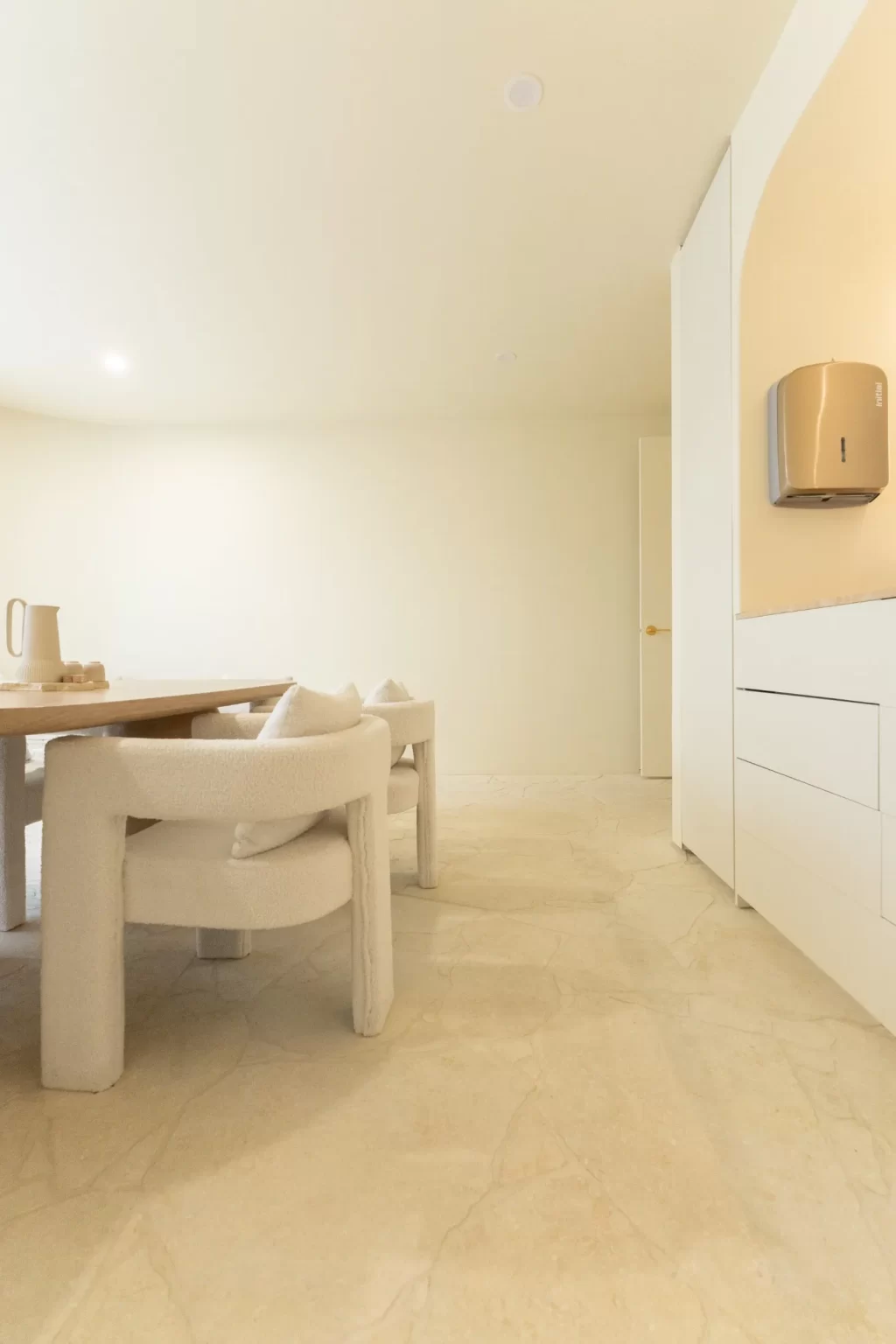 CREMA_NOVELDA_SANDBLASTED_LIMESTONE_CRAZY_PAVING_RMS_TRADERS_NATURAL_STONE_SUPPLIER_MELBOURNE (15)