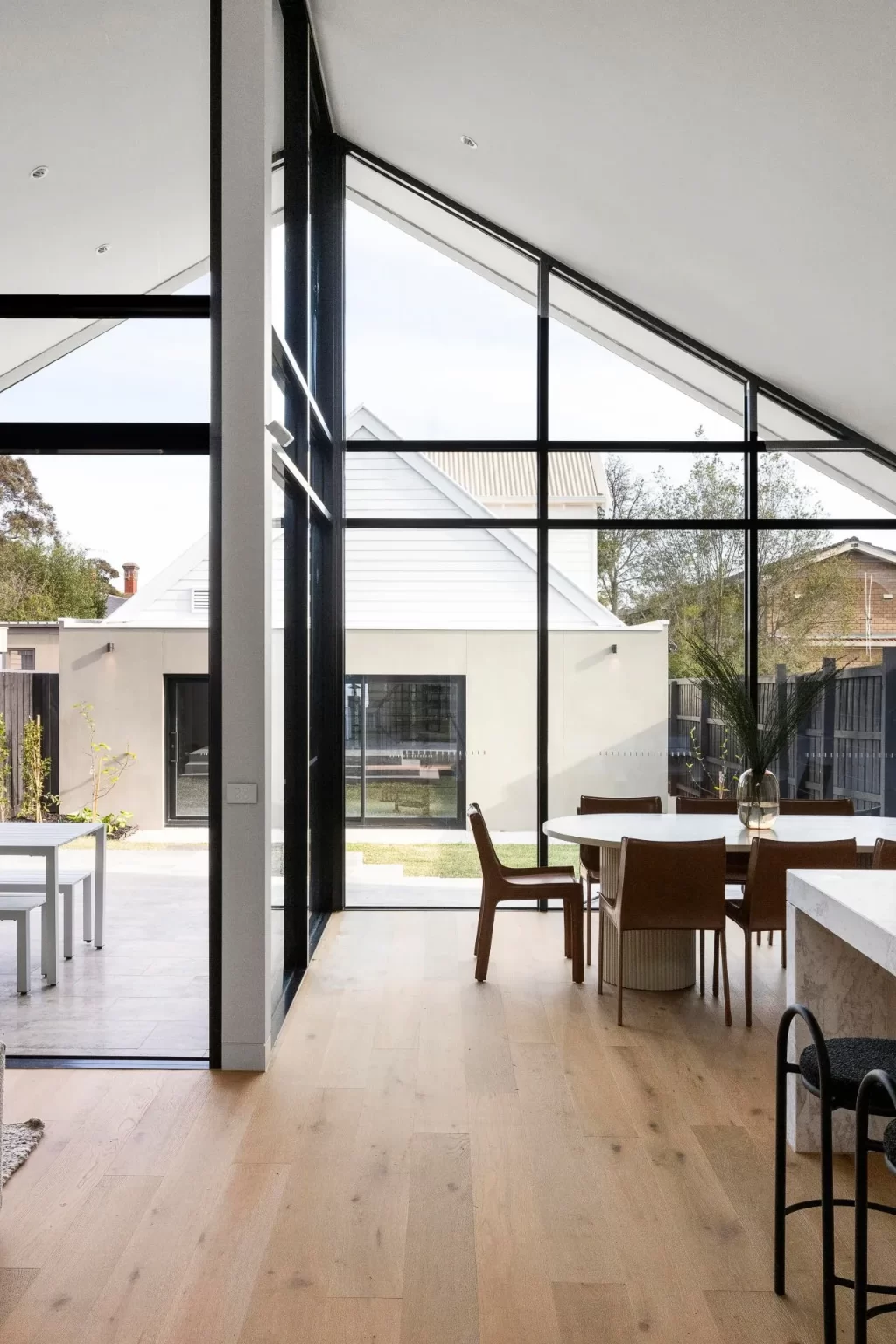 SILVER_UNFILLED_TRAVERTINE_RMS_TRADERS_NATURAL_STONE_SUPPLIER_MELBOURNE_001