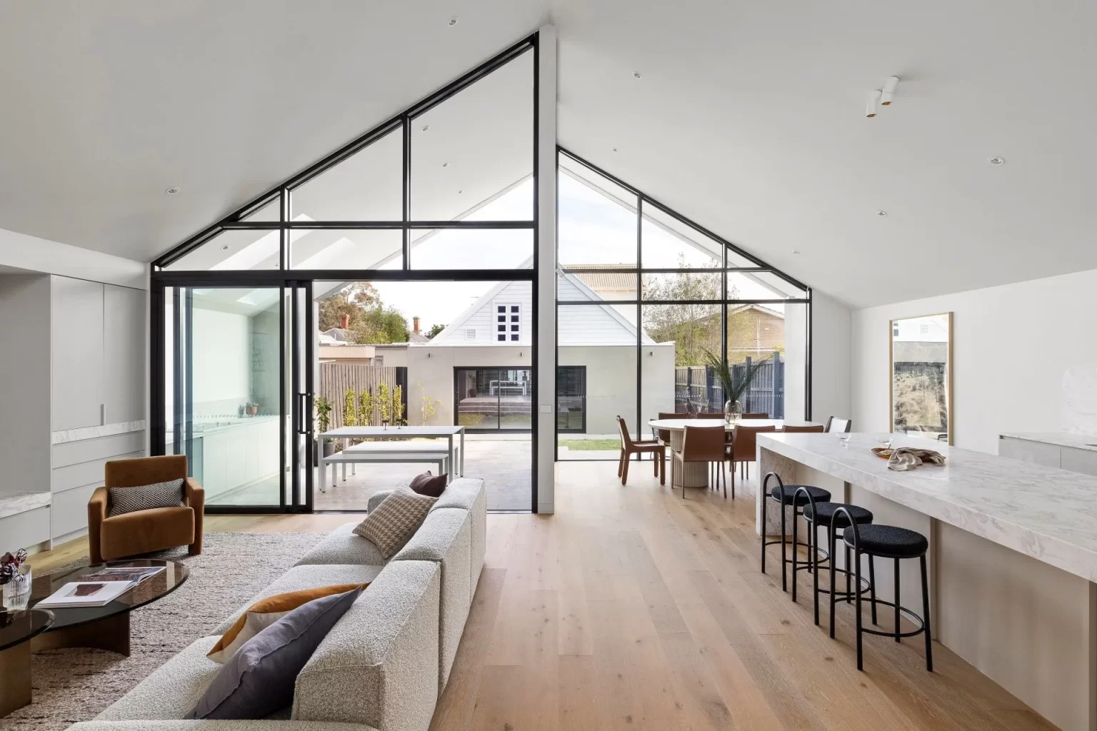 SILVER_UNFILLED_TRAVERTINE_RMS_TRADERS_NATURAL_STONE_SUPPLIER_MELBOURNE_003