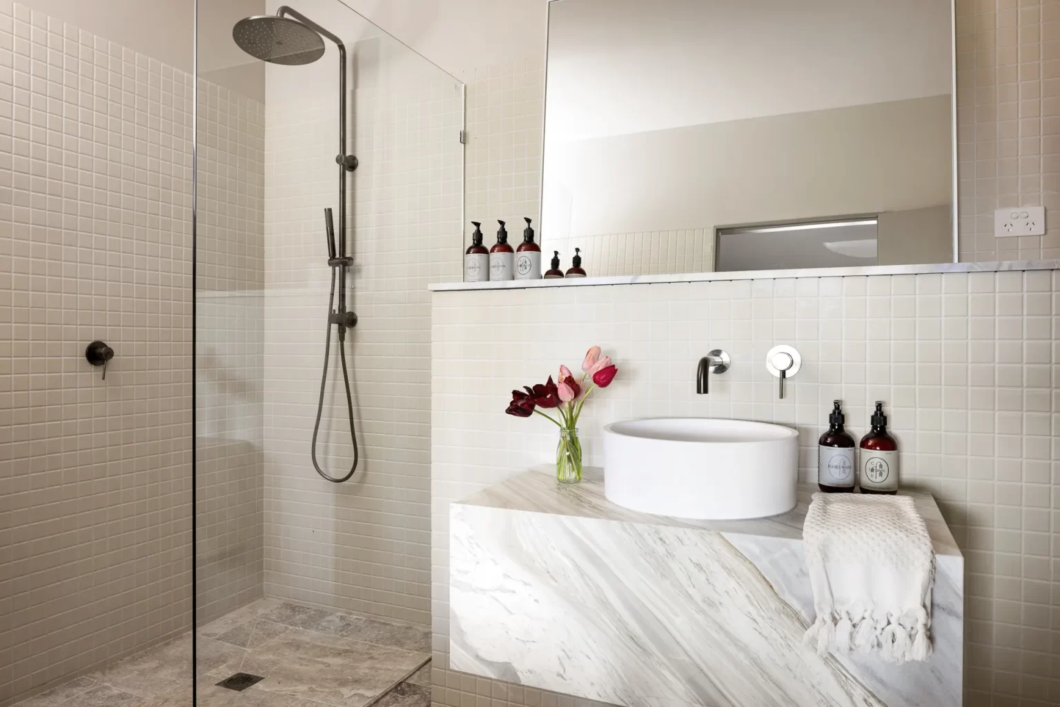 SILVER_UNFILLED_TRAVERTINE_RMS_TRADERS_NATURAL_STONE_SUPPLIER_MELBOURNE_002