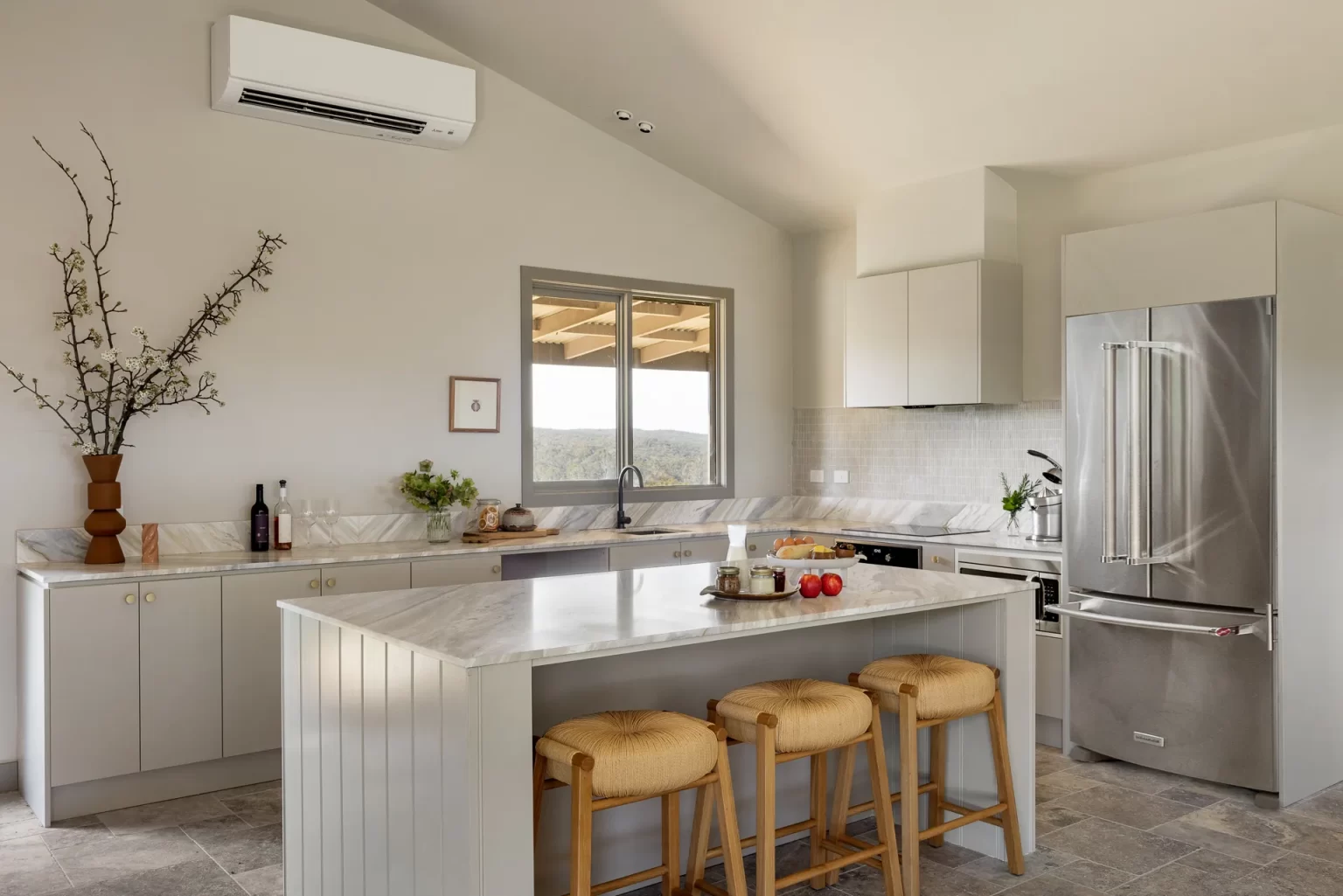 SILVER_UNFILLED_TRAVERTINE_RMS_TRADERS_NATURAL_STONE_SUPPLIER_MELBOURNE_007