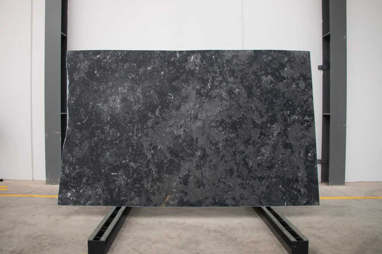 Calacatta Black Honed Quartzite