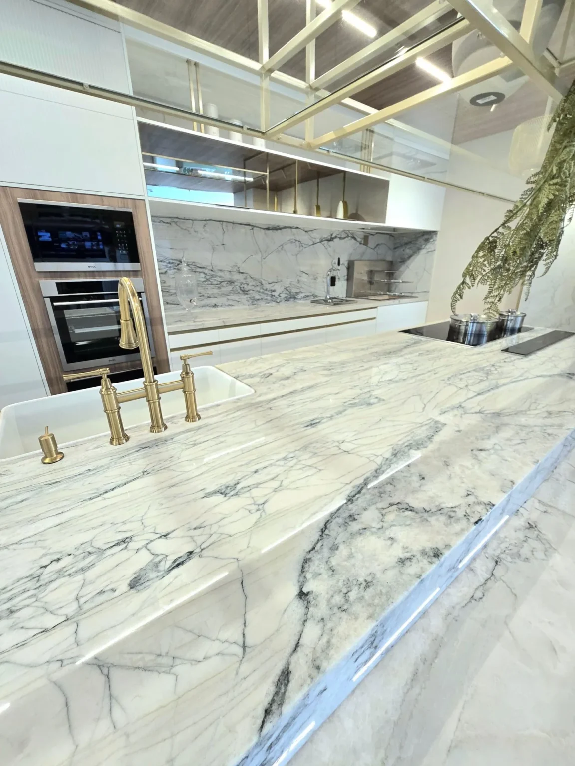 FANTASY_LUX_QUARTZITE_SLAB_RMS_TRADERS_NATURAL_STONE_SUPPLIER_MELBOURNE_001