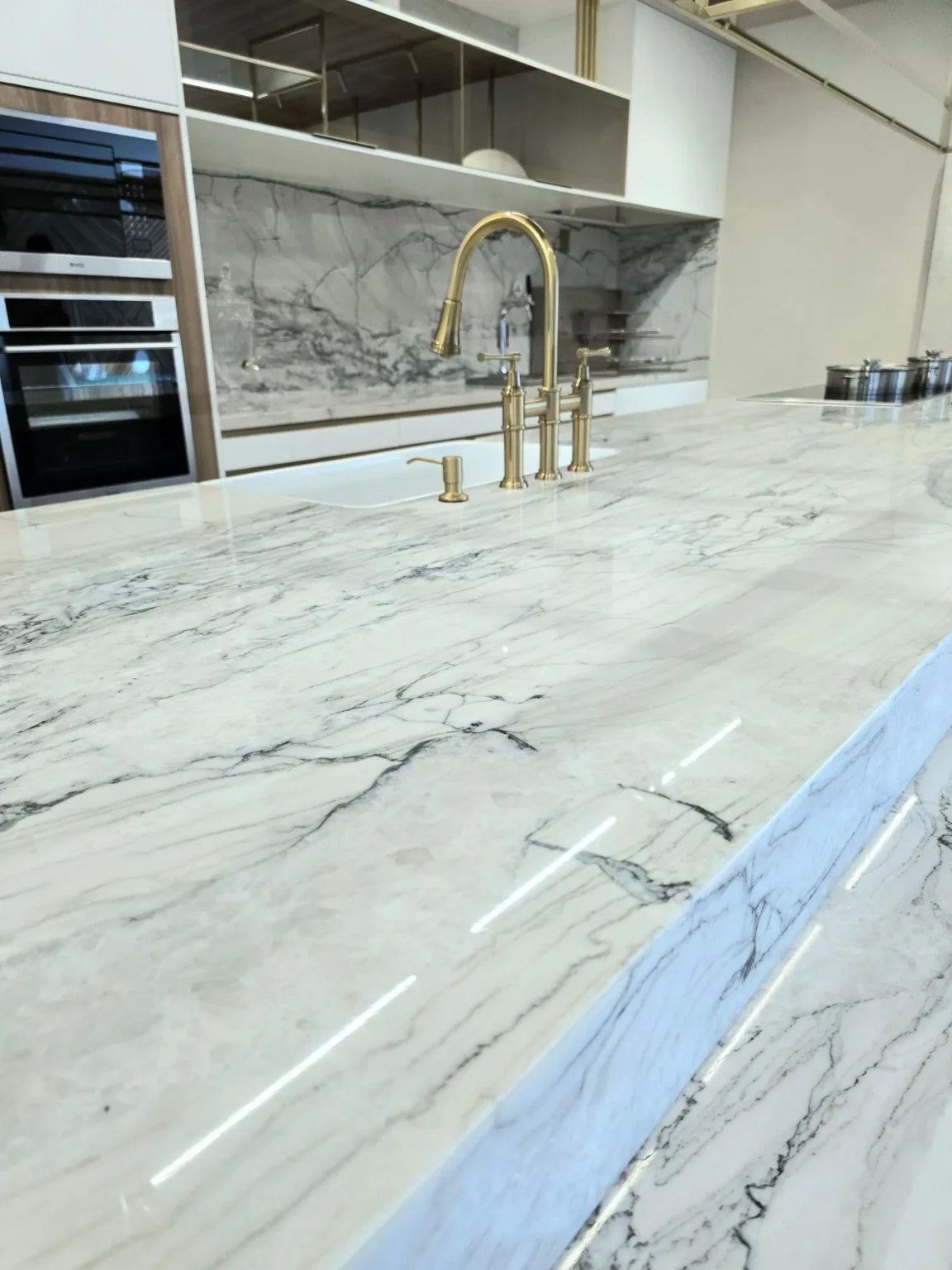 FANTASY_LUX_QUARTZITE_SLAB_RMS_TRADERS_NATURAL_STONE_SUPPLIER_MELBOURNE_004