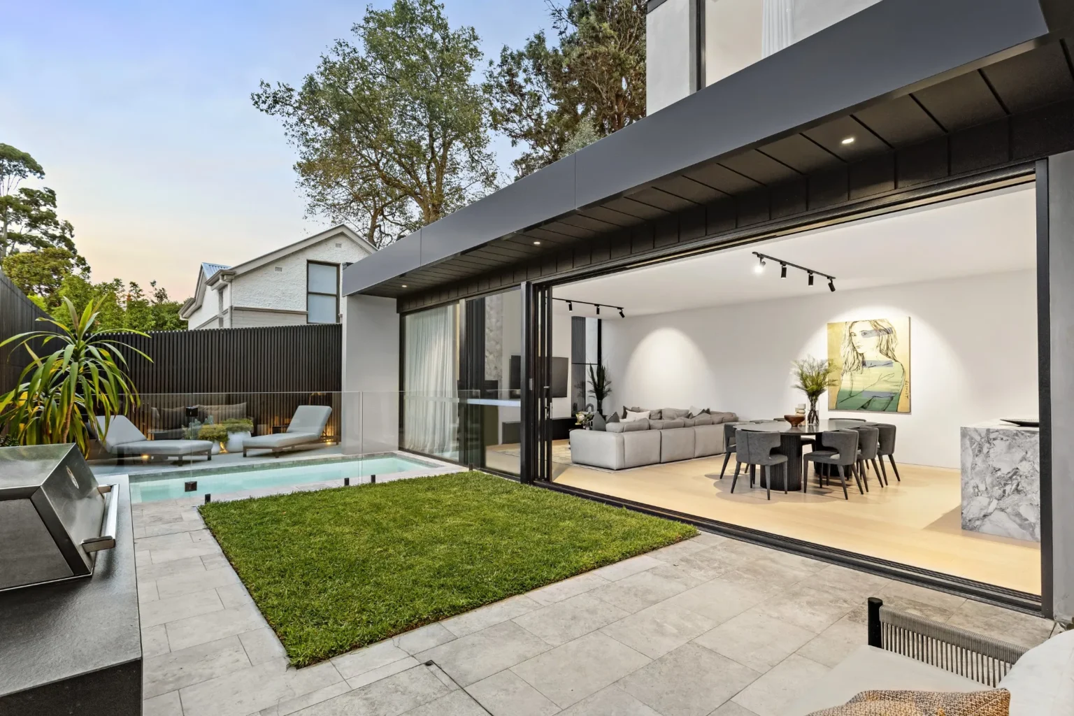 TUNDRA_LIGHT_SANDBLASTED_LIMESTONE_RMS_TRADERS_NATURAL_STONE_SUPPLIER_MELBOURNE (3)