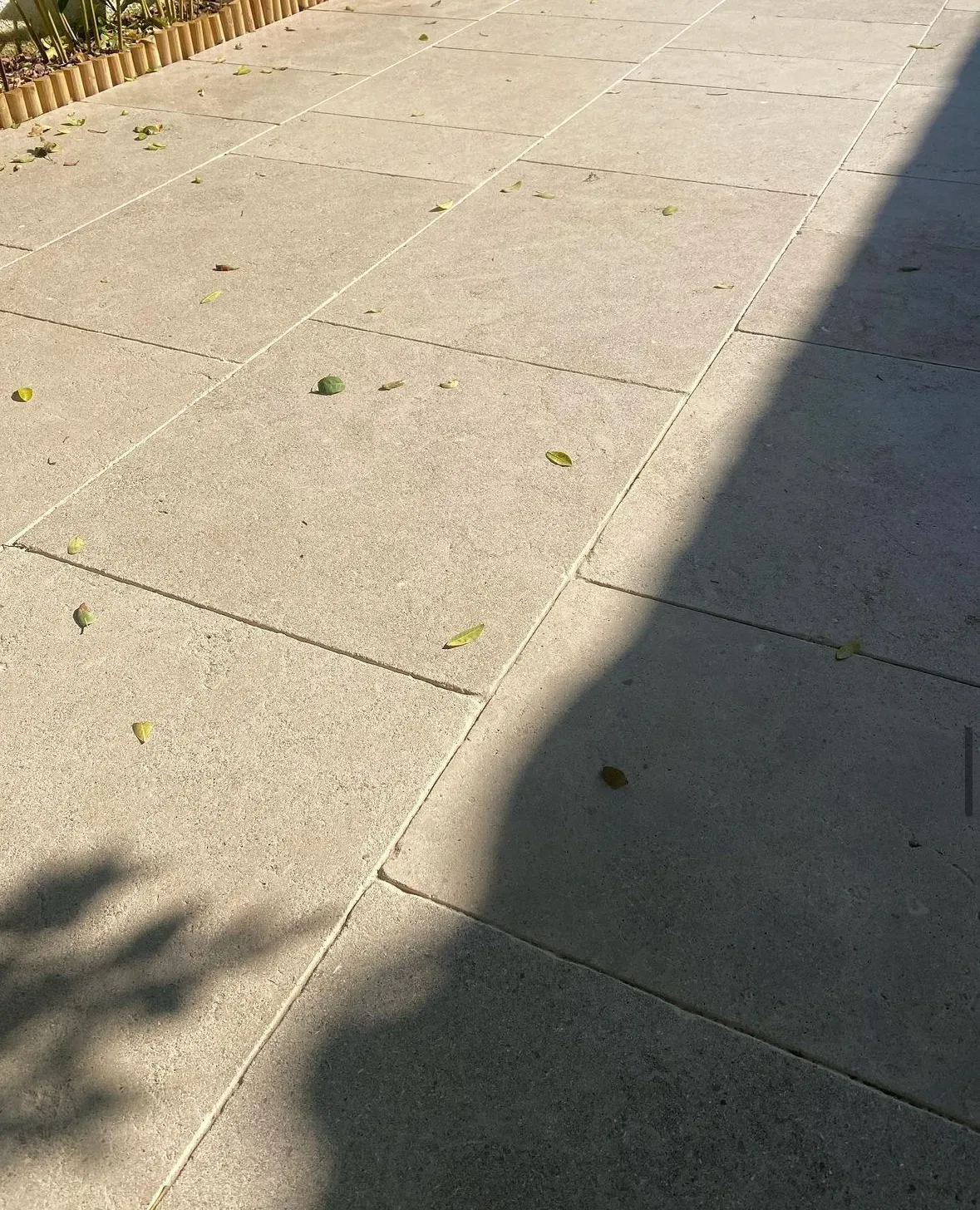 SIERRA TUMBLED LIMESTONE by RMS Traders based on Melbourne Australia