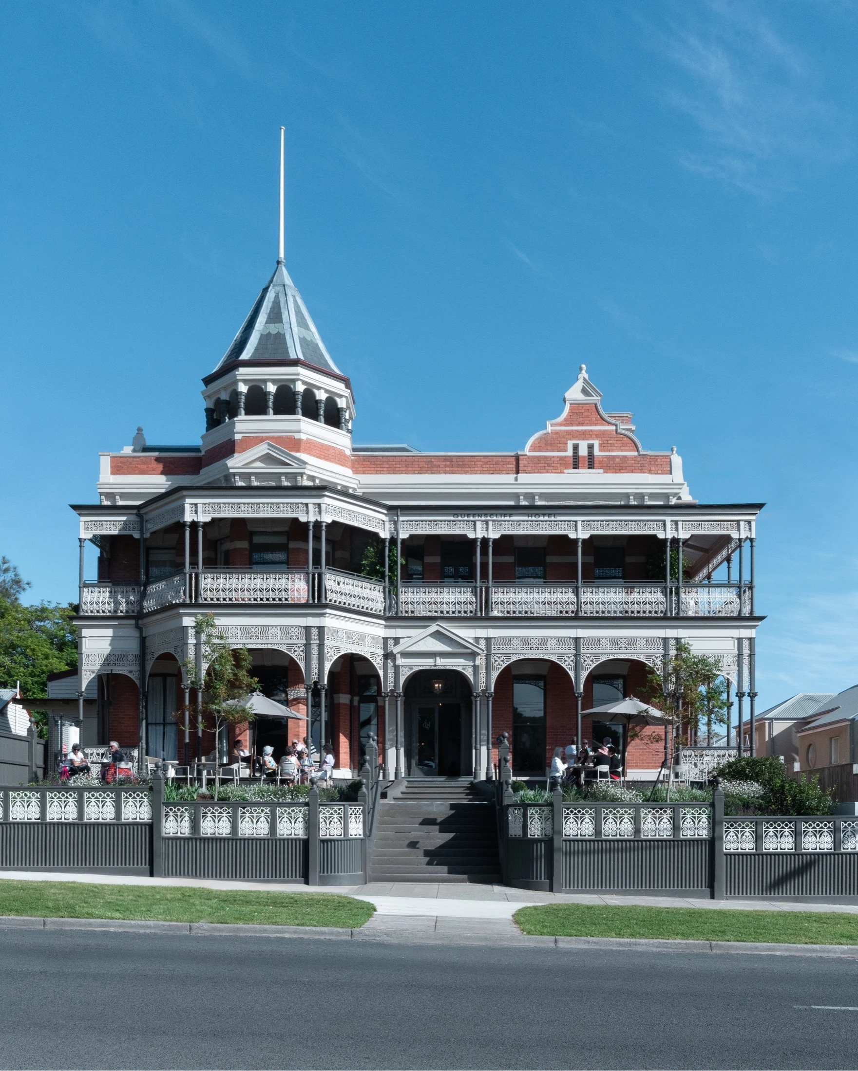 The Queenscliff Hotel: A Restoration of Love Shaped by Natural Stone Natural Stone - RMS Traders