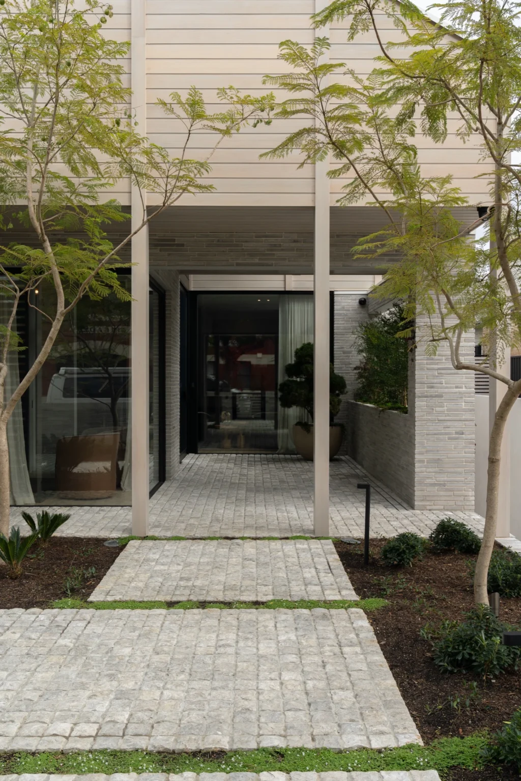 Tundra Grey Split Cobblestones